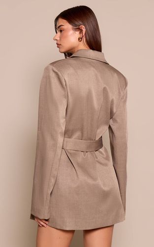 Mocha Robe Blazer Cache-cœur Avec Ceinture | Taille 42 - PrettyLittleThing - Modalova