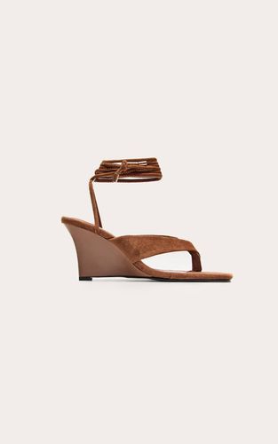 Sandales Compensées À Lacets En Synthétique Avec Bride Entre Les Orteils | Taille 38 - PrettyLittleThing - Modalova