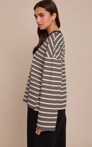 Multi Haut Oversize À Manches Longues En Maille Côtelée Douce Avec Détails Rayés | Taille 32 - PrettyLittleThing - Modalova