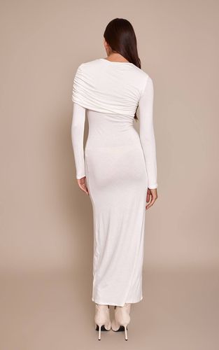 Cream Robe Maxi À Manches Longues Avec Superposition Froncée | Taille 42 - PrettyLittleThing - Modalova