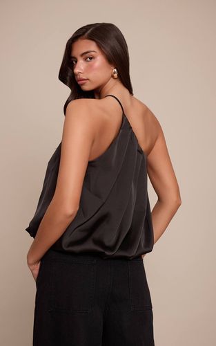 Black Top En Satin À Épaule Dénudée Avec Détails Plissés Bouffants | Taille 32 - PrettyLittleThing - Modalova