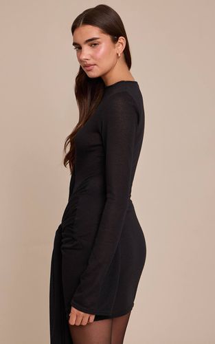 Black Robe Moulante En Jersey Texturé Avec Taille Cache-cœur | Taille 42 - PrettyLittleThing - Modalova