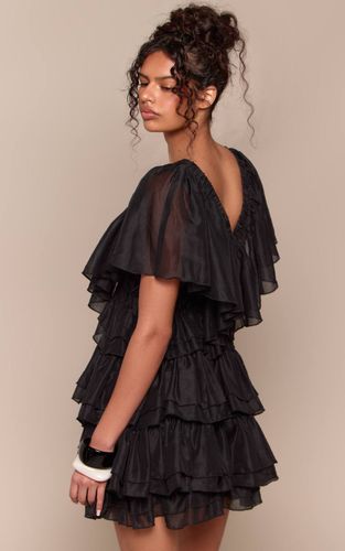 Black Robe Mini À Col V Et Volants Étagés Extrêmes | Taille 32 - PrettyLittleThing - Modalova