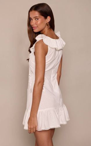 White Robe Droite À Volants Aspect Lin | Taille 32 - PrettyLittleThing - Modalova
