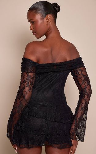 Black Combinaison-short Dentelle À Manches Longues Épaules Dénudées | Taille 42 - PrettyLittleThing - Modalova