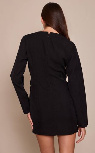 Black Robe Courte Ajustée En Tissu Tissé Avec Détails De Boutons | Taille 42 - PrettyLittleThing - Modalova