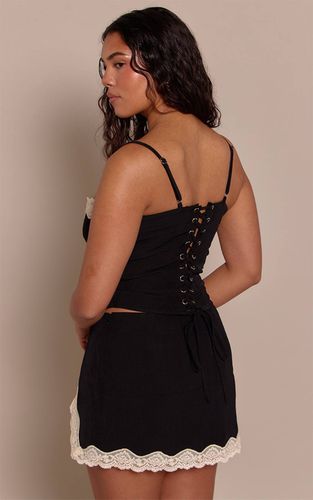 Black Top Corset Shape À Dos Lacé Avec Finitions En Dentelle | Taille 36 - PrettyLittleThing - Modalova