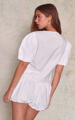 White Blouse Coordonnée À Manches Bouffantes Avec Détail Noué | Taille 42 - PrettyLittleThing - Modalova