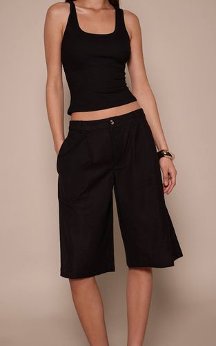 Black Short Long Plissé Ajusté Aspect Lin | Taille 40 - PrettyLittleThing - Modalova