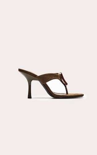 Olive Mules Tong À Détail Résine Et Effet Synthétique | Taille 36 - PrettyLittleThing - Modalova