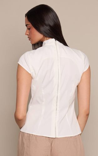 White Haut Col Montant À Découpes Avec Lien Noué Devant | Taille 42 - PrettyLittleThing - Modalova