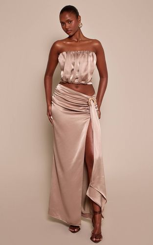 Jupe Longue Satinée Dorée Avec Détail De Finition | Taille 42 - PrettyLittleThing - Modalova