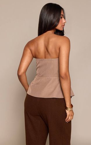 Haut Bandeau Asymétrique Plissé Petite | Taille 32 - PrettyLittleThing - Modalova