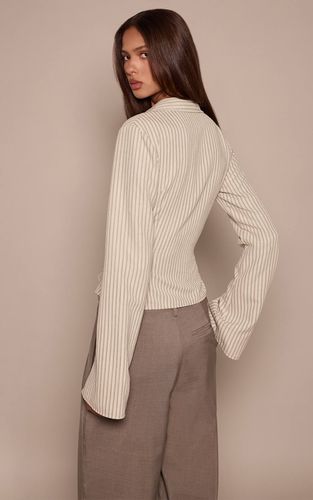 Chemise Tissée À Rayures Avec Détail Corset | Taille 42 - PrettyLittleThing - Modalova