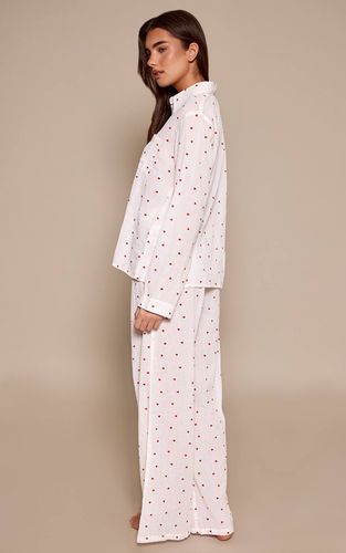 Cream Pyjama À Manches Longues Boutonné Crinkle À Cœurs | Taille XS - PrettyLittleThing - Modalova