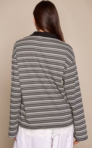 Black Haut Style Rugby À Rayures Avec Détail De Dentelle | Taille 32 - PrettyLittleThing - Modalova