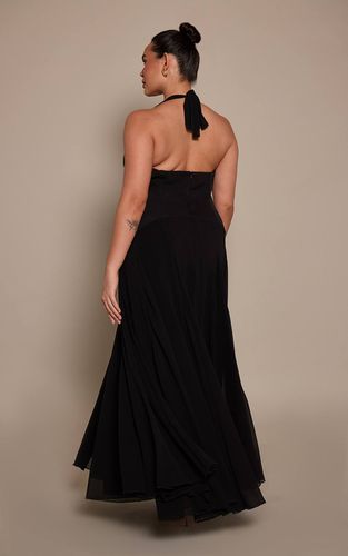 Black Robe Maxi En Mousseline À Col Licou Grande Taille | Taille 44 - PrettyLittleThing - Modalova
