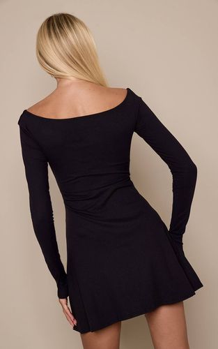 Black Robe Droite À Manches Longues Col V Toucher Doux | Taille 42 - PrettyLittleThing - Modalova