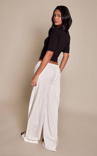 White Pantalon Large Taille Basse À Cordon Avec Broderie Anglaise | Taille 42 - PrettyLittleThing - Modalova