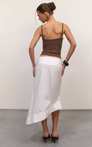 White Jupe Asymétrique À Taille Nouée Et Rabat | Taille 42 - PrettyLittleThing - Modalova