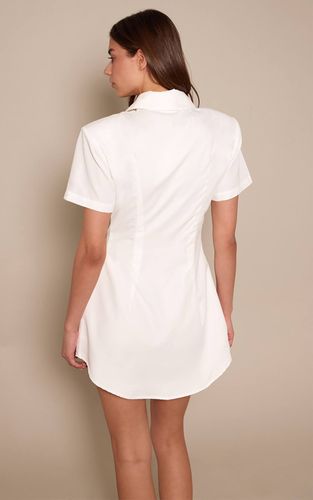 White Robe Chemise À Manches Courtes Avec Détail Nœud | Taille 42 - PrettyLittleThing - Modalova