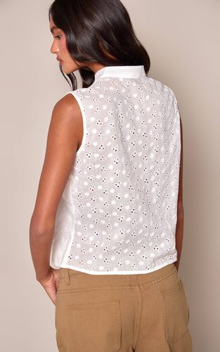 White Haut Sans Manches Broderie Anglaise Avec Nœud Devant | Taille 42 - PrettyLittleThing - Modalova
