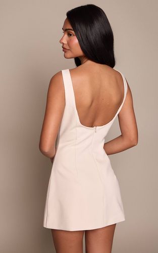 Stone Robe Courte Tissée À Encolure Bateau Avec Détail Dos Nu | Taille 42 - PrettyLittleThing - Modalova