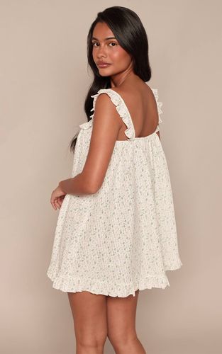 White Robe Droite À Fleurs Texturée Seersucker | Taille 38 - PrettyLittleThing - Modalova