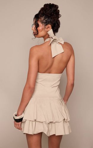 Stone Robe Courte Dos Nu En Tissu Extensible Avec Découpe Et Col Licou | Taille 42 - PrettyLittleThing - Modalova