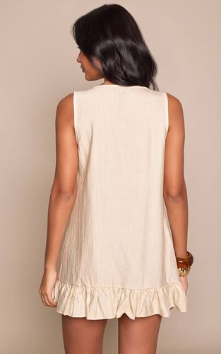 Cream Robe Mini Tissée Texturée À Taille Basse Et Ourlet À Volants | Taille 32 - PrettyLittleThing - Modalova