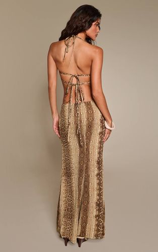 Brown Robe Longue En Mousseline Imprimé Synthétique Avec Détail Coquillage | Taille 42 - PrettyLittleThing - Modalova