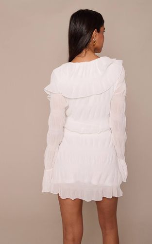 White Robe Droite À Manches Évasées À Volants | Taille 32 - PrettyLittleThing - Modalova