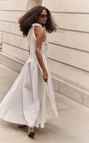 White Robe Longue Évasée Sans Manches À Détail Col | Taille 42 - PrettyLittleThing - Modalova