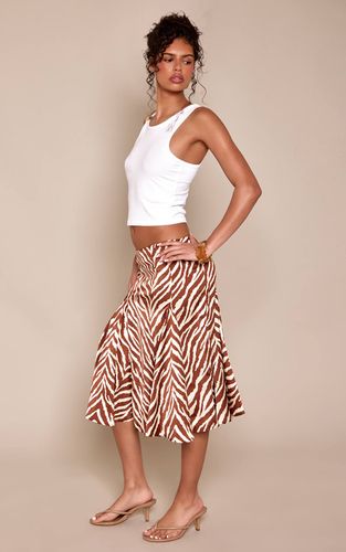 Brown Jupe Midaxi Satinée À Imprimé Zèbre | Taille 34 - PrettyLittleThing - Modalova