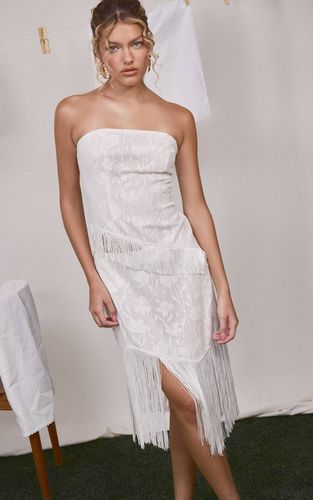 White Ensemble Coordonné Jupe Asymétrique À Franges Texturée Motif Floral | Taille 42 - PrettyLittleThing - Modalova