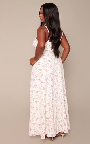 White Robe Maxi À Imprimé Fleuri Avec Détail Texturé Au Buste Plus | Taille 44 - PrettyLittleThing - Modalova