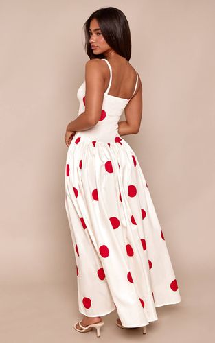 Cream Robe Maxi Petite À Taille Basse Froncée Et Pois | Taille 42 - PrettyLittleThing - Modalova
