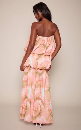 Peach Robe Maxi Imprimée À Encolure Cœur Et Volants Étagés | Taille 42 - PrettyLittleThing - Modalova
