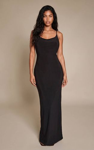 Black Robe Maxi À Double Couche En Jersey Fluide Avec Encolure Arrondie, Dos Ouvert Et Détail D'anneau | Taille 42 - PrettyLittleThing - Modalova