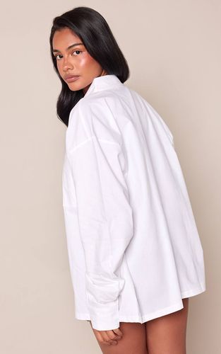 White Chemise Oversize En Popeline Tissée Avec Broderie Plt | Taille 38 - PrettyLittleThing - Modalova