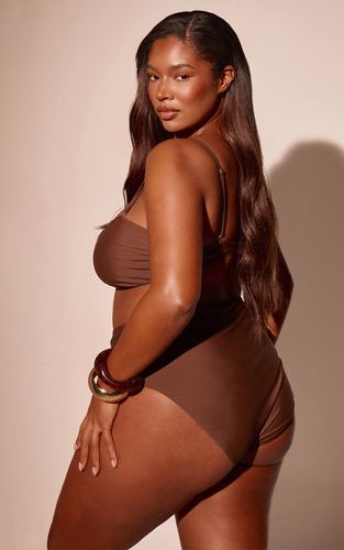 Brown Haut De Bikini Bandeau Basique Grande Taille | Taille 54 - PrettyLittleThing - Modalova