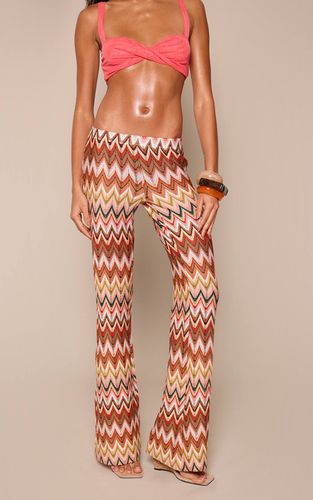 Multi Pantalon Évasé Imprimé Texturé | Taille 42 - PrettyLittleThing - Modalova