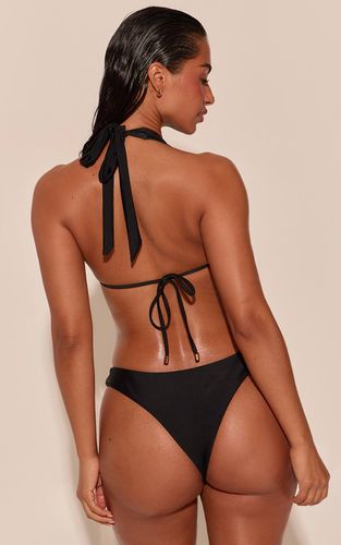 Black Bas De Bikini Tanga Avec Anneau Doré | Taille 32 - PrettyLittleThing - Modalova