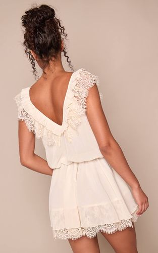 Cream Robe Trapèze Fluide Sans Manches En Mousseline Avec Détail Lacé | Taille 32 - PrettyLittleThing - Modalova
