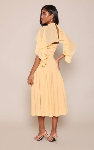 Lemon Robe Midi Patineuse Bandeau Avec Détail Cape En Mousseline | Taille 36 - PrettyLittleThing - Modalova