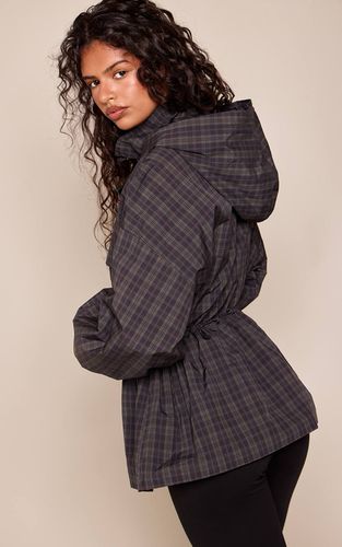 Black Veste De Pluie À Imprimé Carreaux Avec Taille Ajustable À Cordon | Taille XS - PrettyLittleThing - Modalova