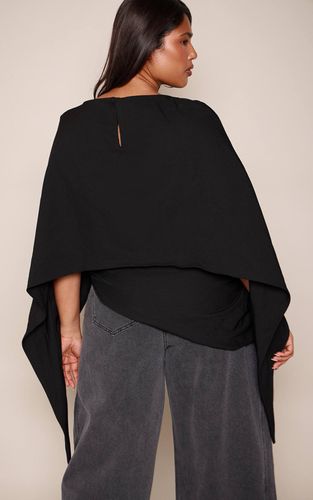Black Haut Long Froncé Grande Taille Avec Détail Cape Tissée | Taille 46 - PrettyLittleThing - Modalova