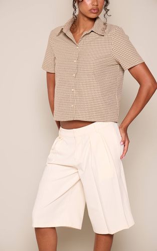 Cream Short Bermuda Tissé À Détails Plissés | Taille 44 - PrettyLittleThing - Modalova