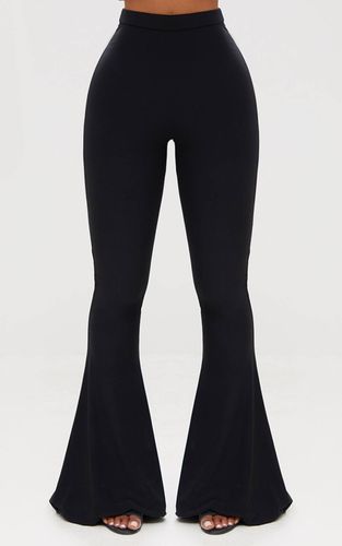 Black Pantalon Évasé Slinky Sculptant | Taille 42 - PrettyLittleThing - Modalova