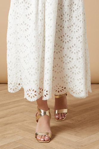 Sandales à Talon Bloc Moyen Millie avec Boucle Recouverte | Taille 8 - Oasis - Modalova